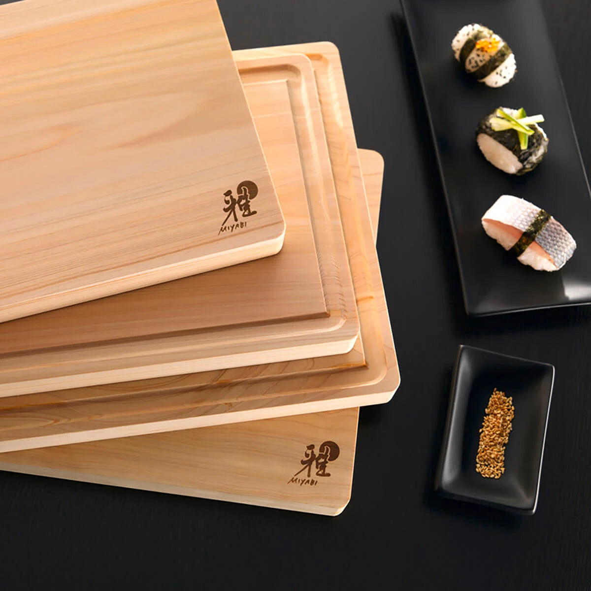 Hinoki Cutting board, 40 x 25 x 3 cm.