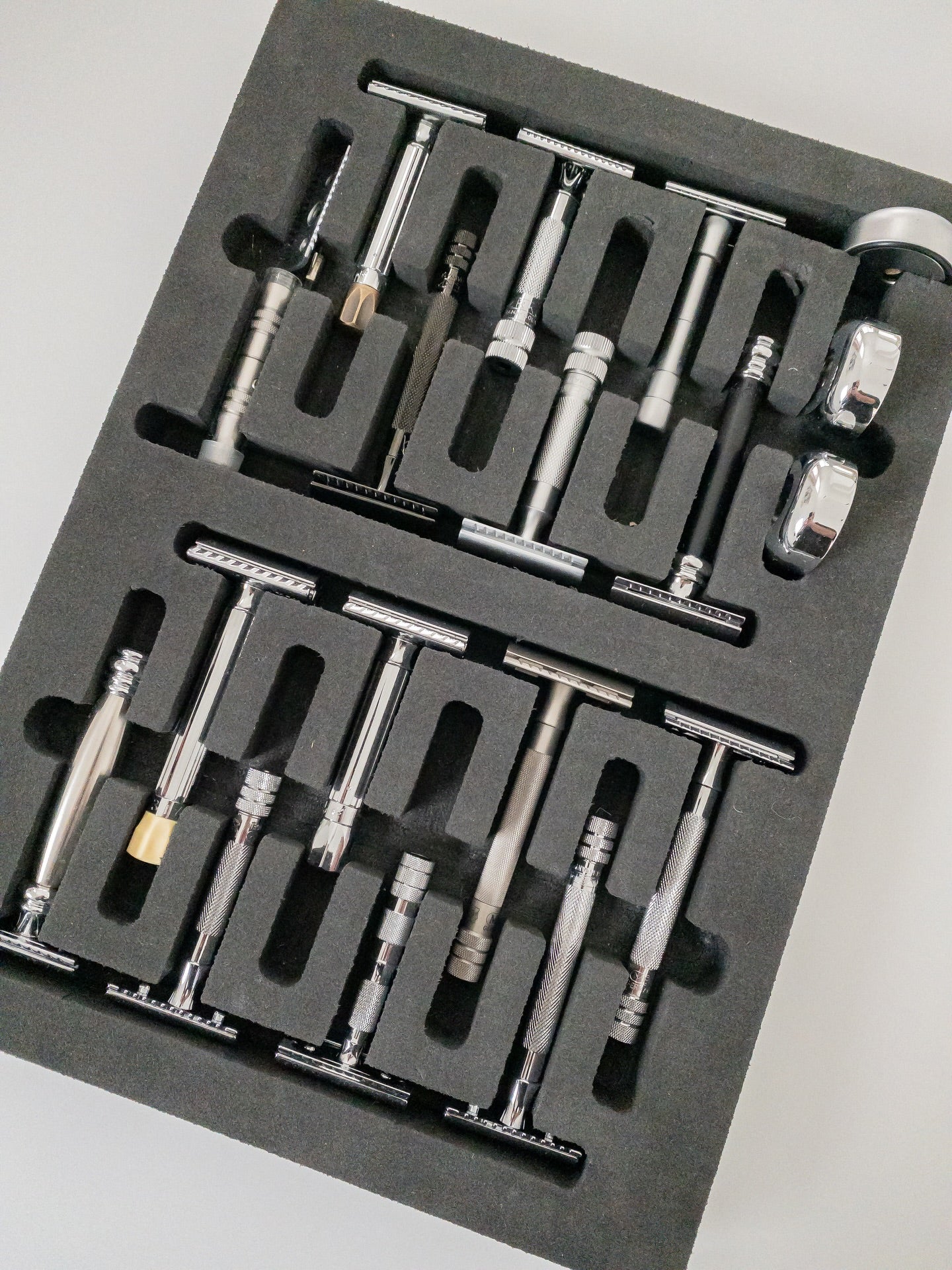 Insert for 16 Safety Razors