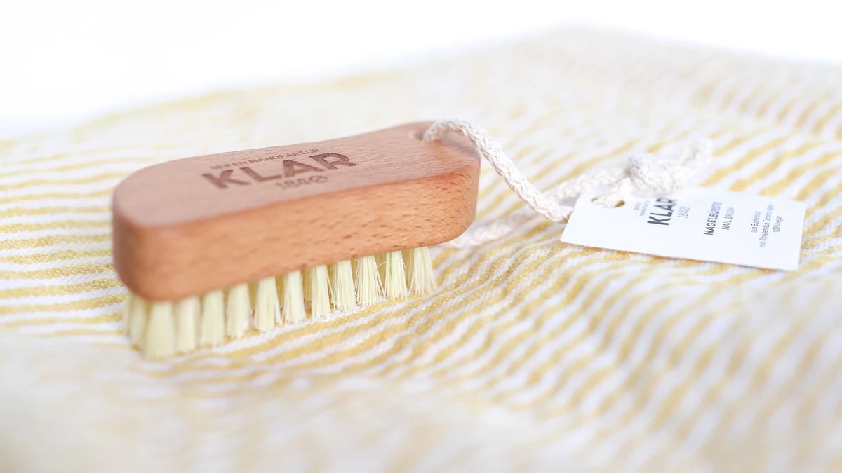 Nail brush, Beech wood