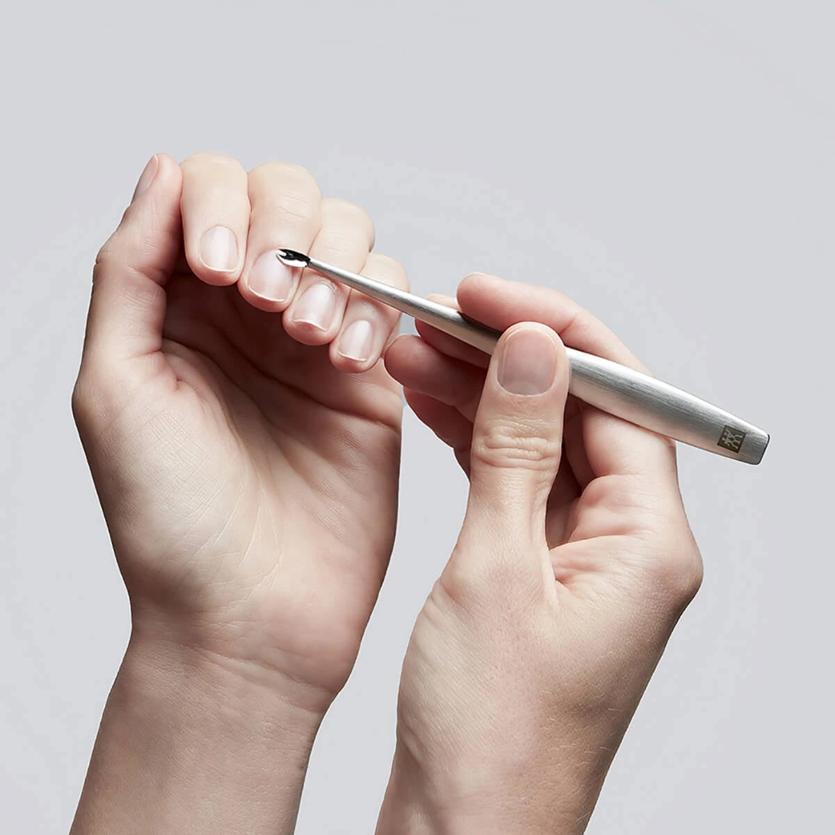 Cuticle knife, V-shaped