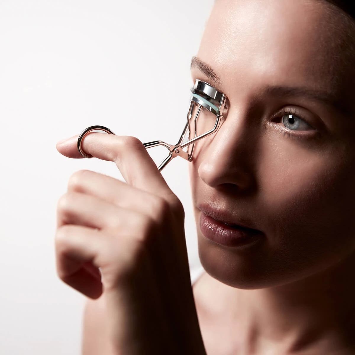Eyelash curler