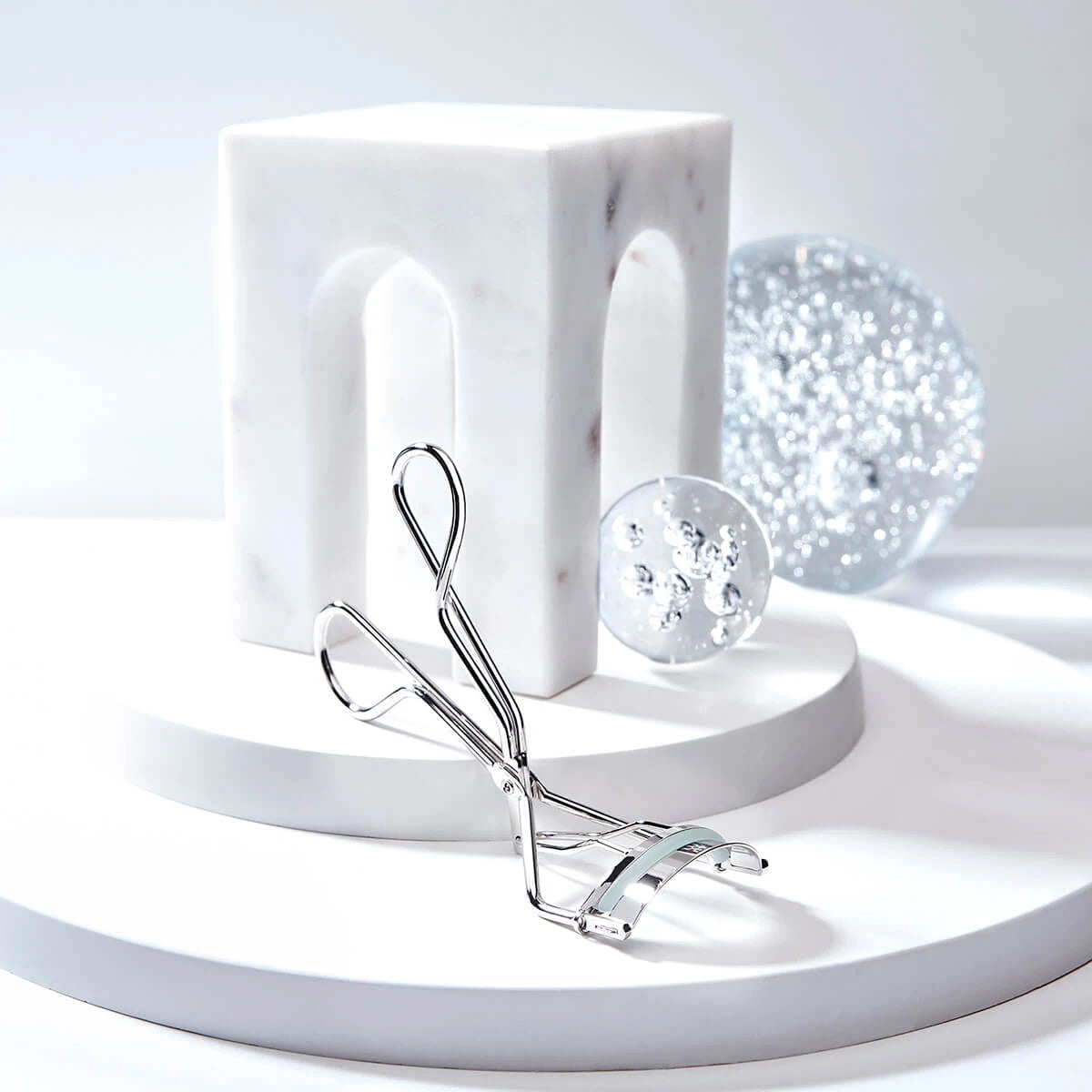 Eyelash curler