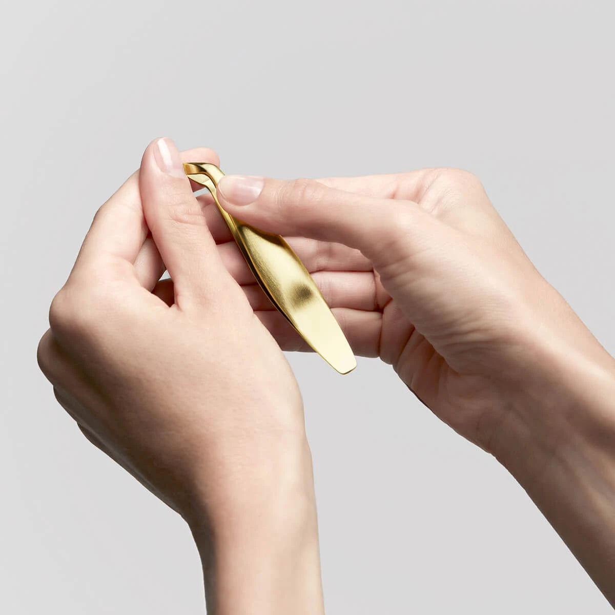 Cuticle Nippers, Curved, Gold