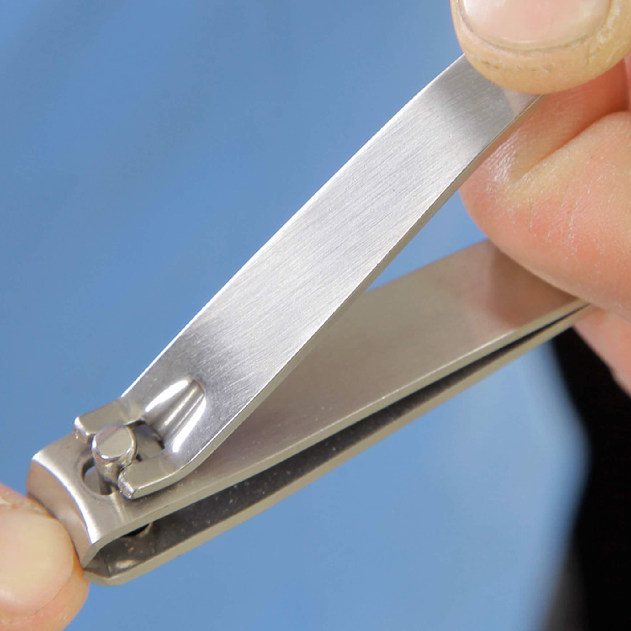 Nail Clippers in Leather Case, Stainless Steel, 6 cm.