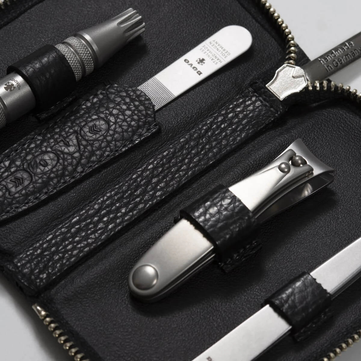 Grooming Set with 4 pieces, Black leather