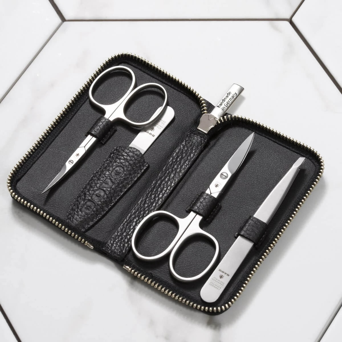 Manicure set with 4 pieces, Black leather