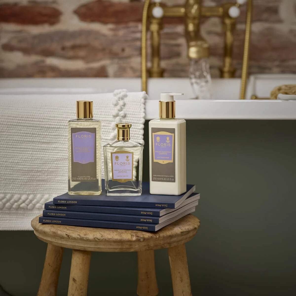 Night Scented Jasmine, Bath & Shower Gel, 250 ml.