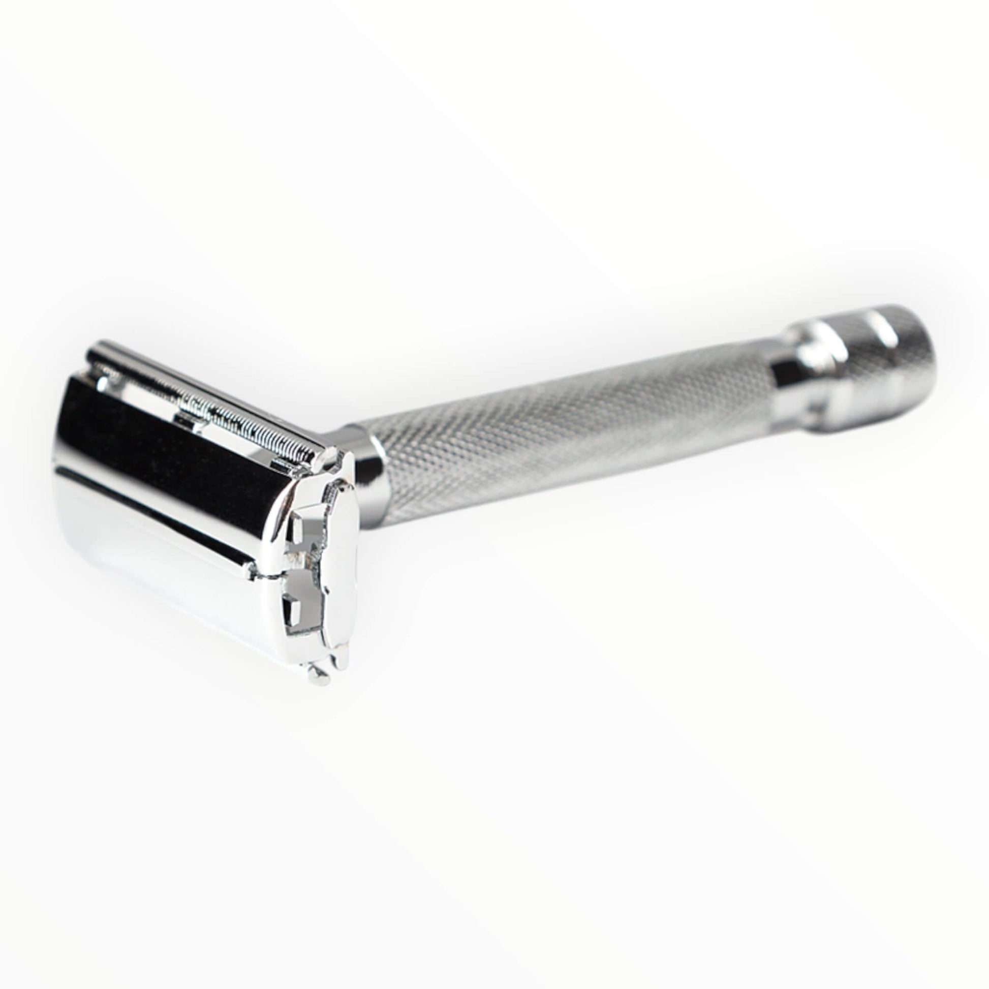 DE razor with bow tie opening from Taylor of Old Bond Street – Proshave