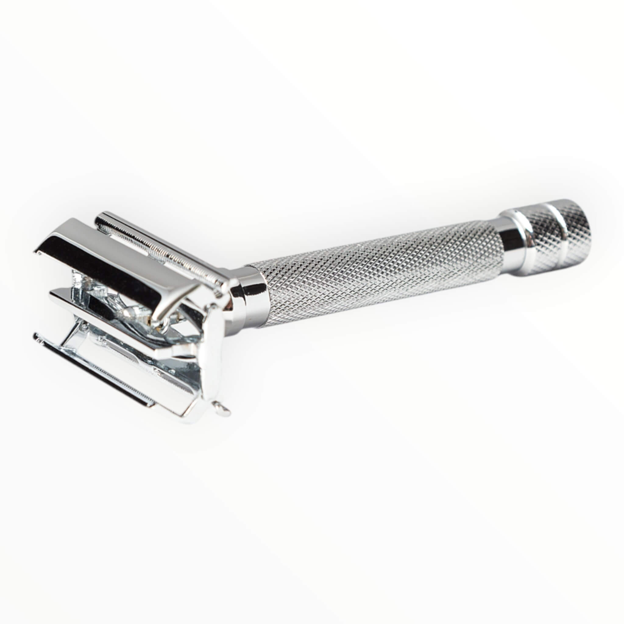 DE razor with bow tie opening from Taylor of Old Bond Street – Proshave