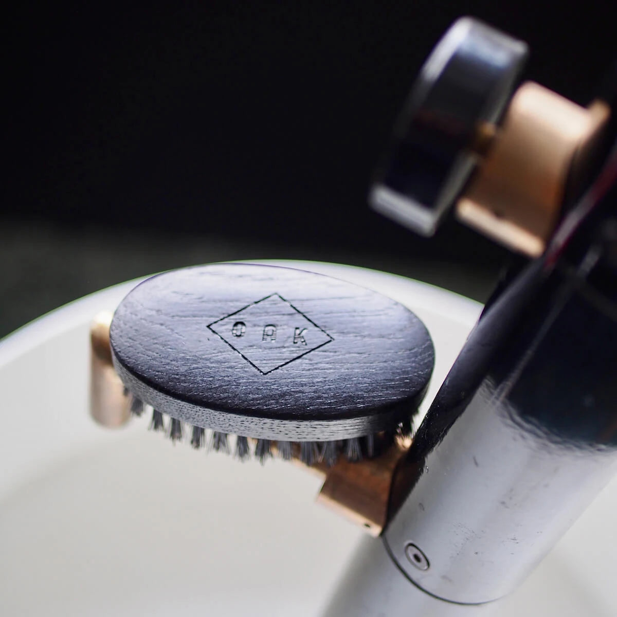 Beard brush, Oak wood