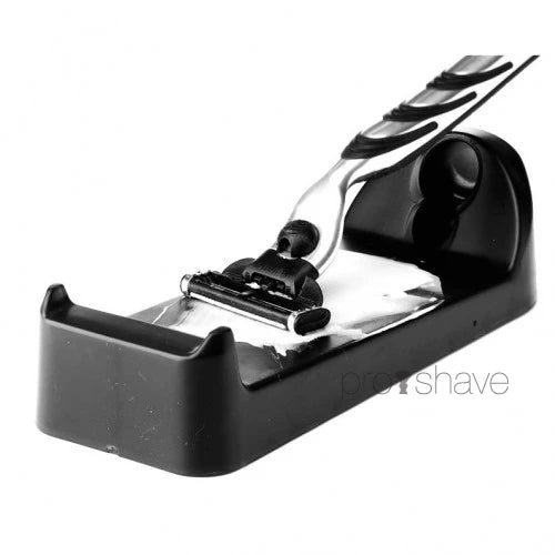 Sharpener for razor blades
