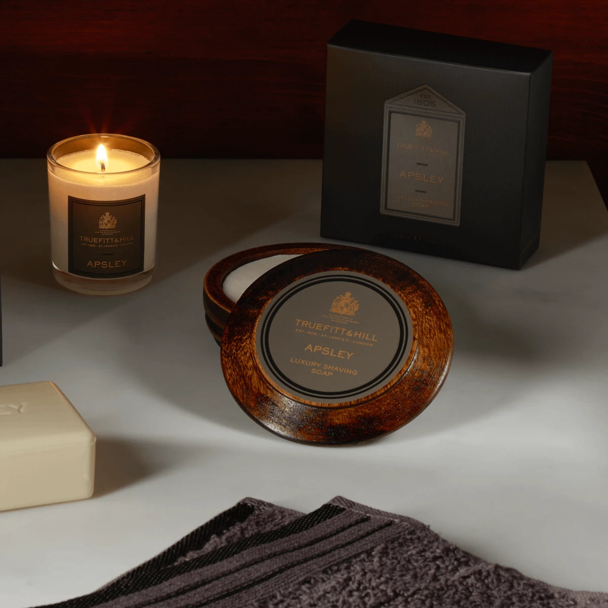 Shaving soap in wooden bowl, Apsley, 99 gr.