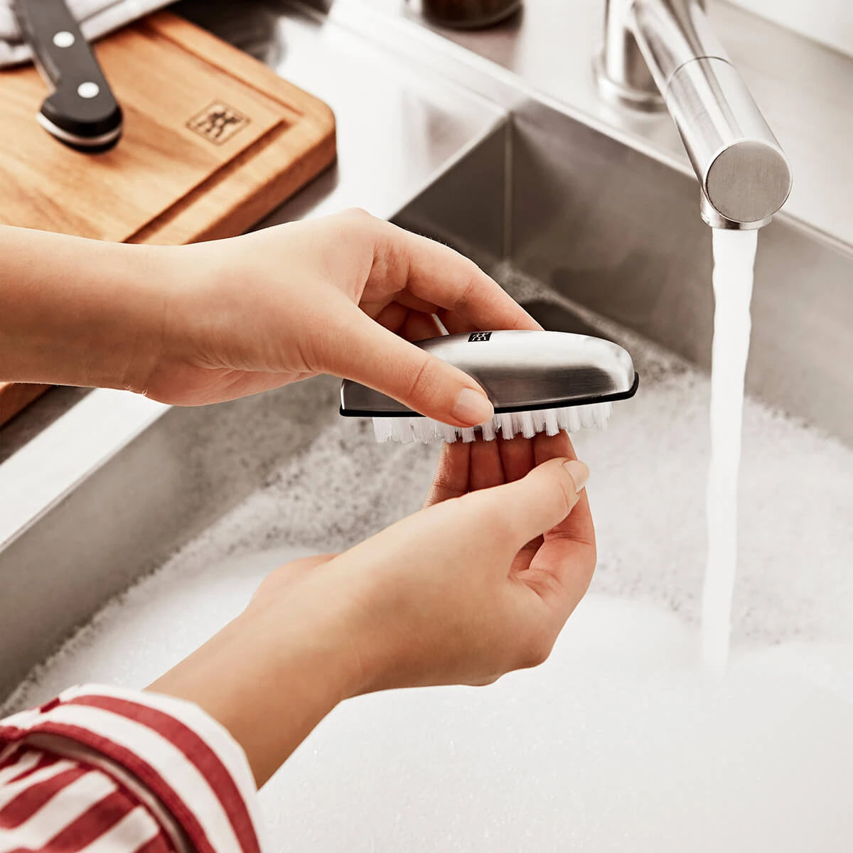 Nail brush, Stainless steel