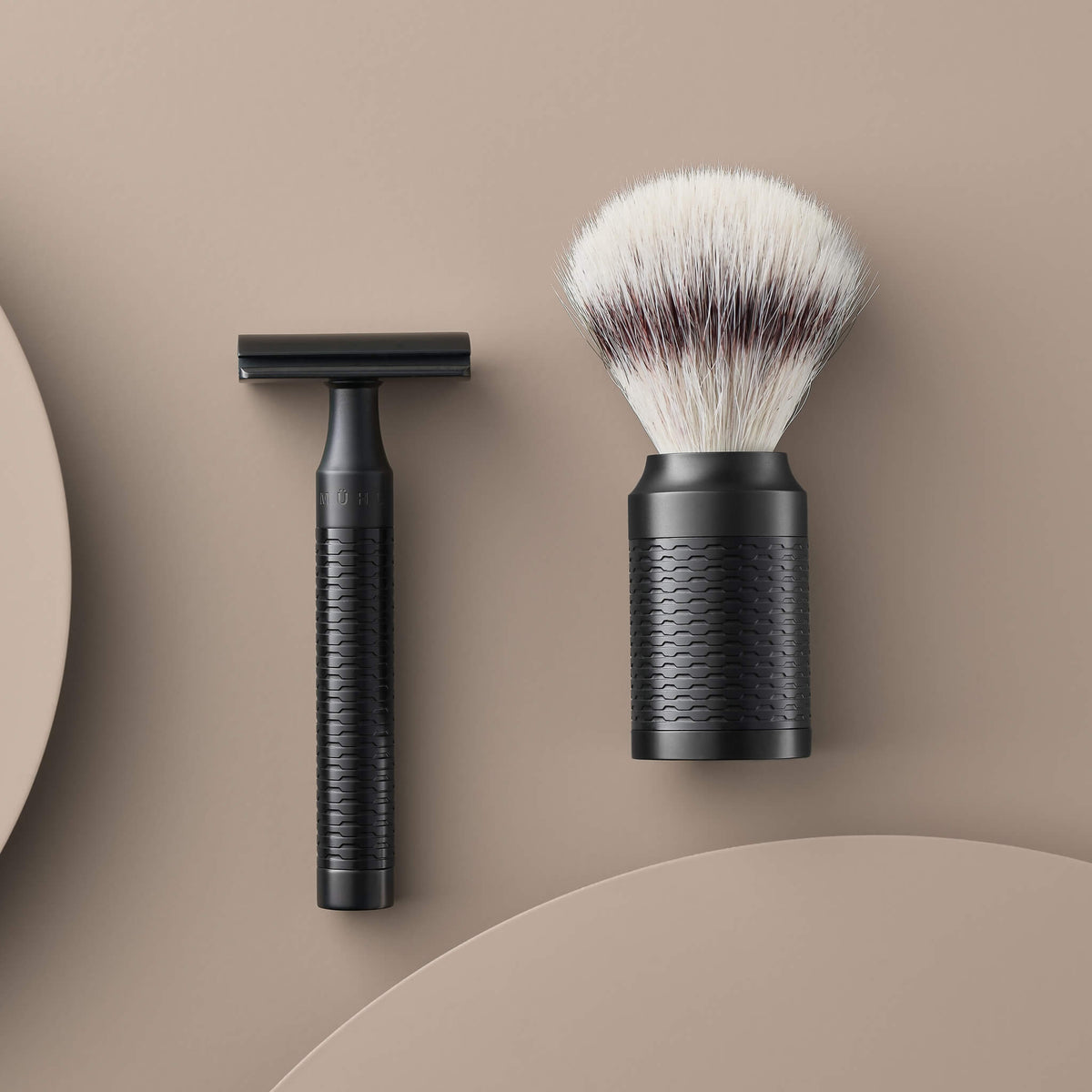 Mushet Steel Razor DE razor in Black stainless steel from Mühle – Proshave