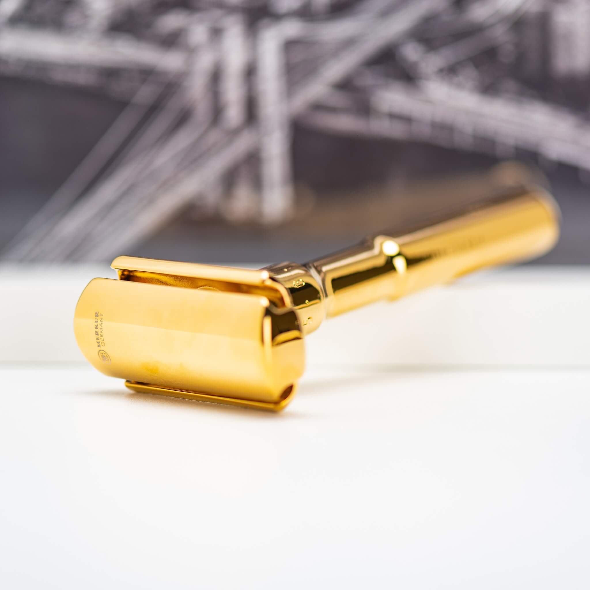 Futur Adjustable DE razor, Gold