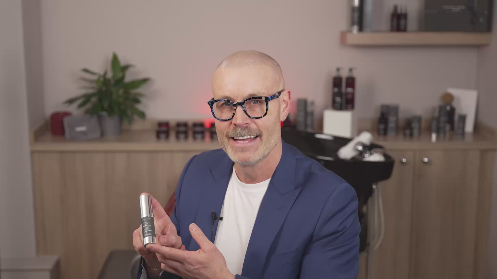 Load video: Revitalizing Eye Formula, 15 ml.