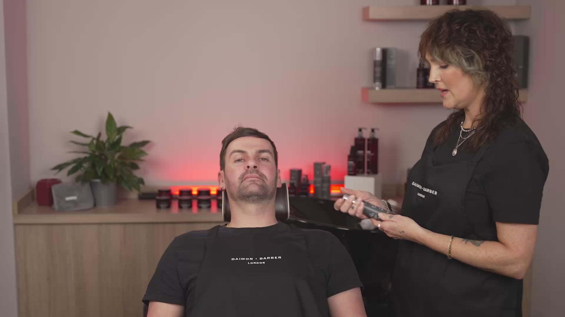 Load video: Revitalizing Moisturiser, 50 ml.