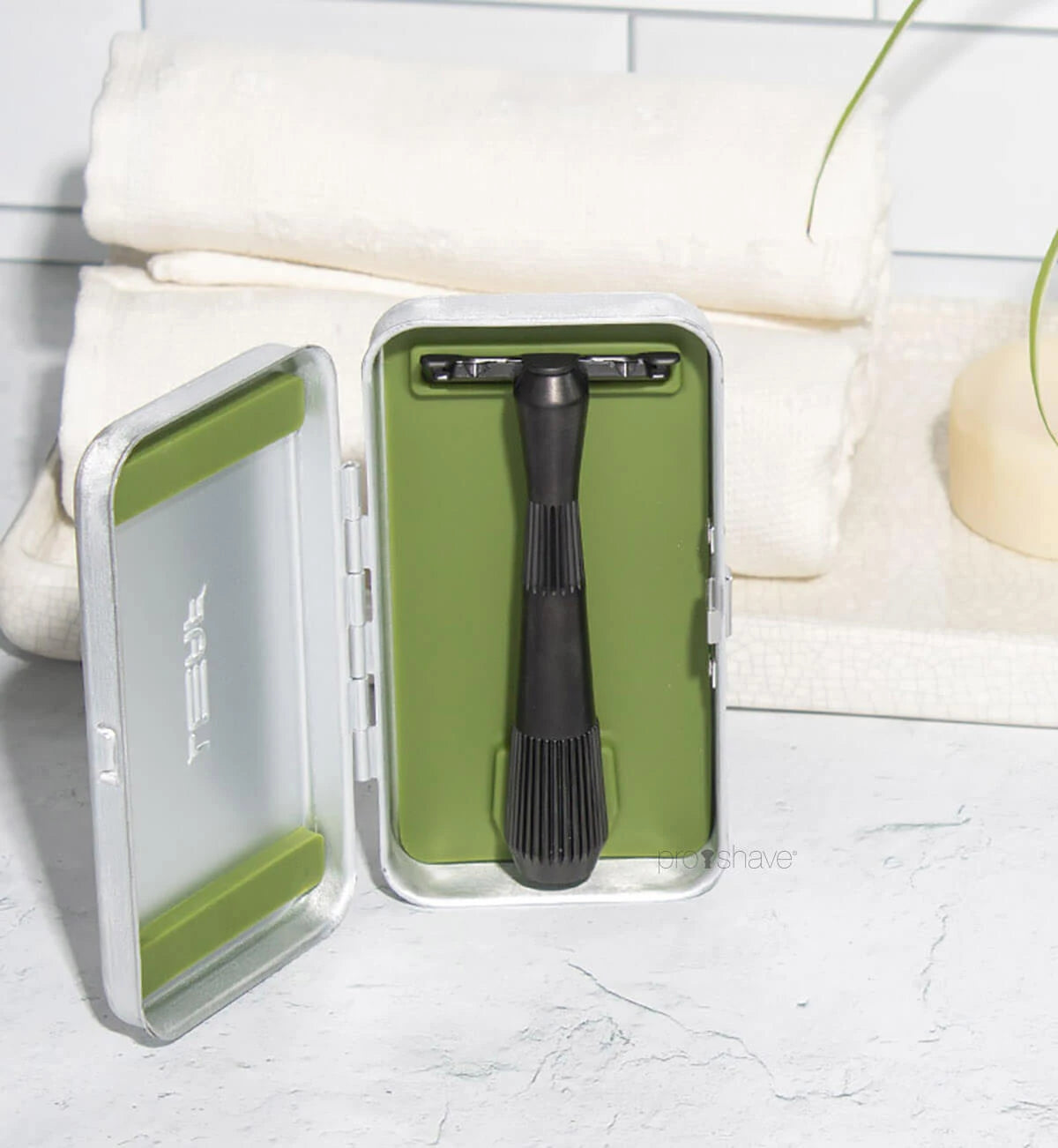 Travel Case, The Twig & The Thorn