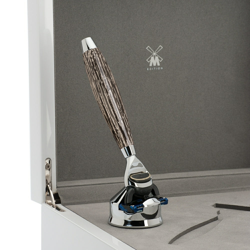 Gillette Fusion Shaver, Edition No. 3, Moss Oak & Sterling Silver